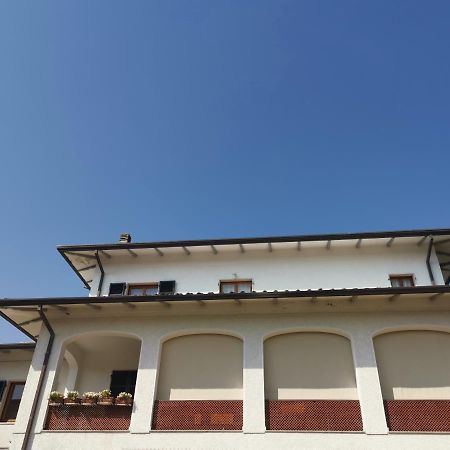 Villa Flora Affittacamere Luni Екстериор снимка