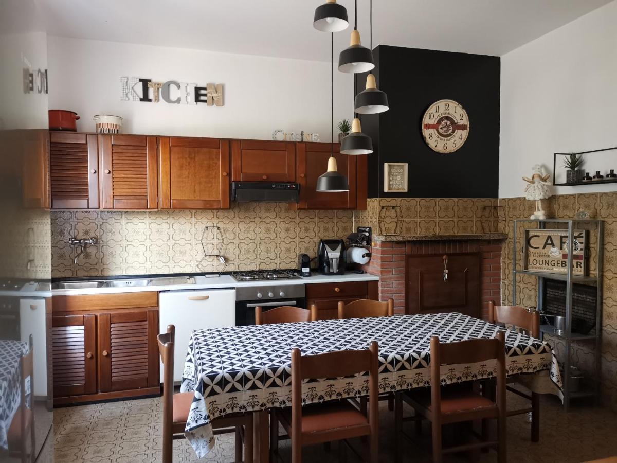 Villa Flora Affittacamere Luni Екстериор снимка
