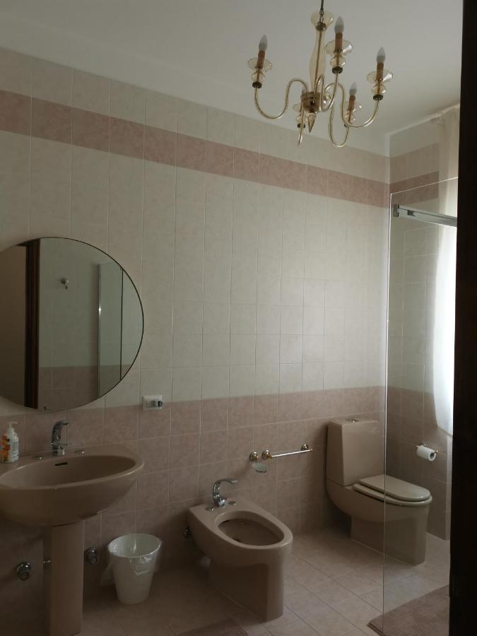 Villa Flora Affittacamere Luni Екстериор снимка