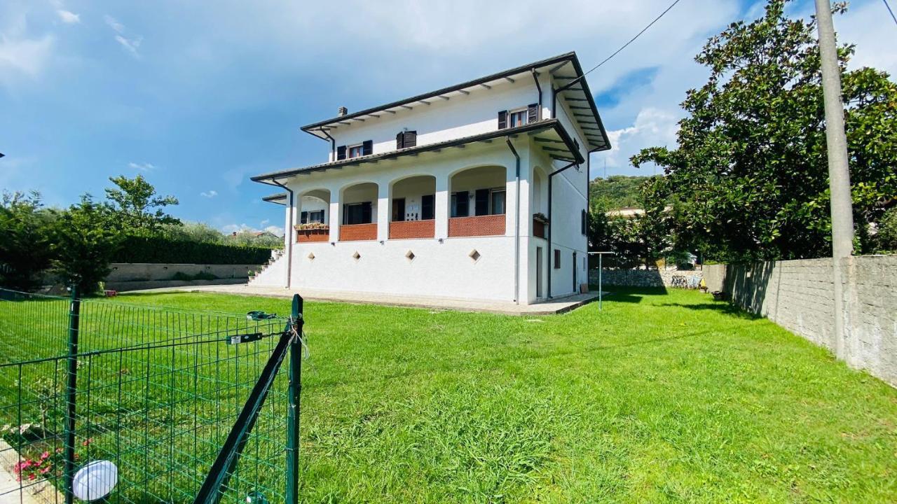 Villa Flora Affittacamere Luni Екстериор снимка