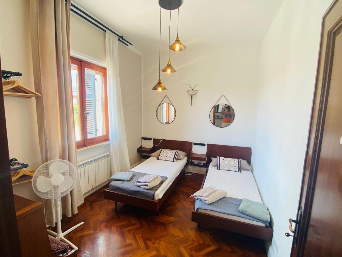 Villa Flora Affittacamere Luni Екстериор снимка