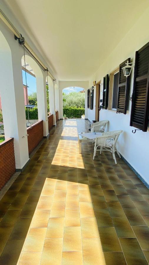 Villa Flora Affittacamere Luni Екстериор снимка