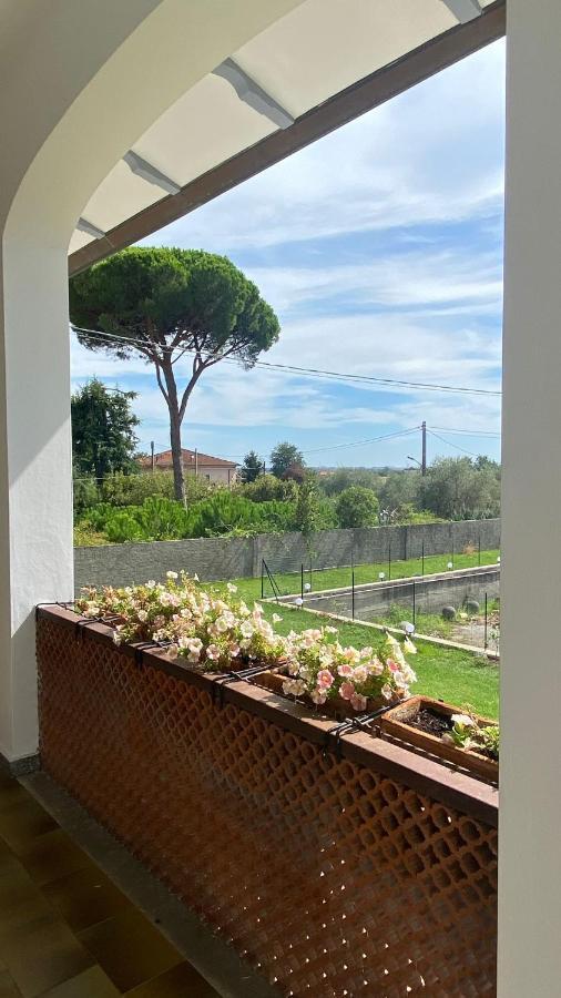 Villa Flora Affittacamere Luni Екстериор снимка