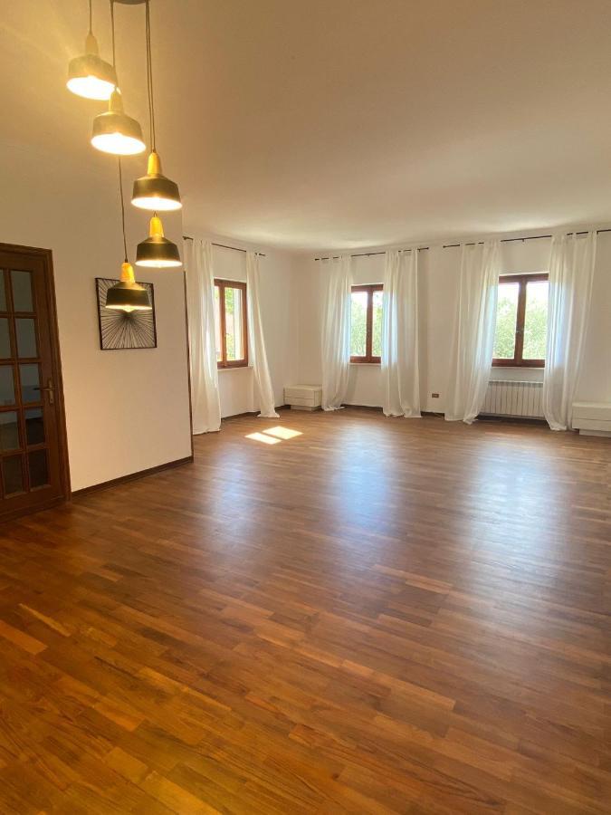 Villa Flora Affittacamere Luni Екстериор снимка