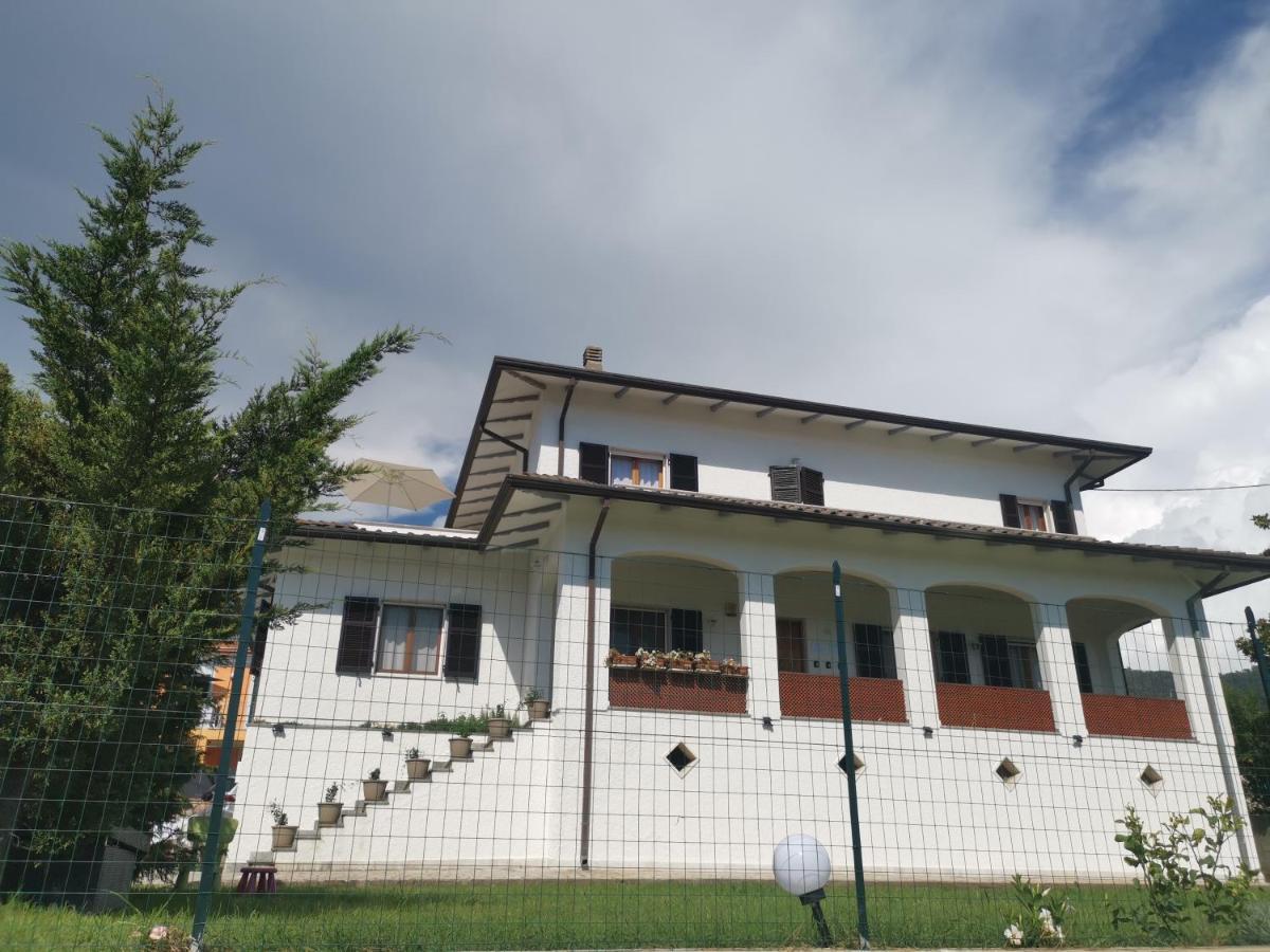 Villa Flora Affittacamere Luni Екстериор снимка
