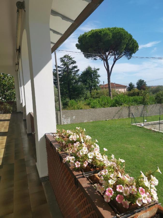 Villa Flora Affittacamere Luni Екстериор снимка