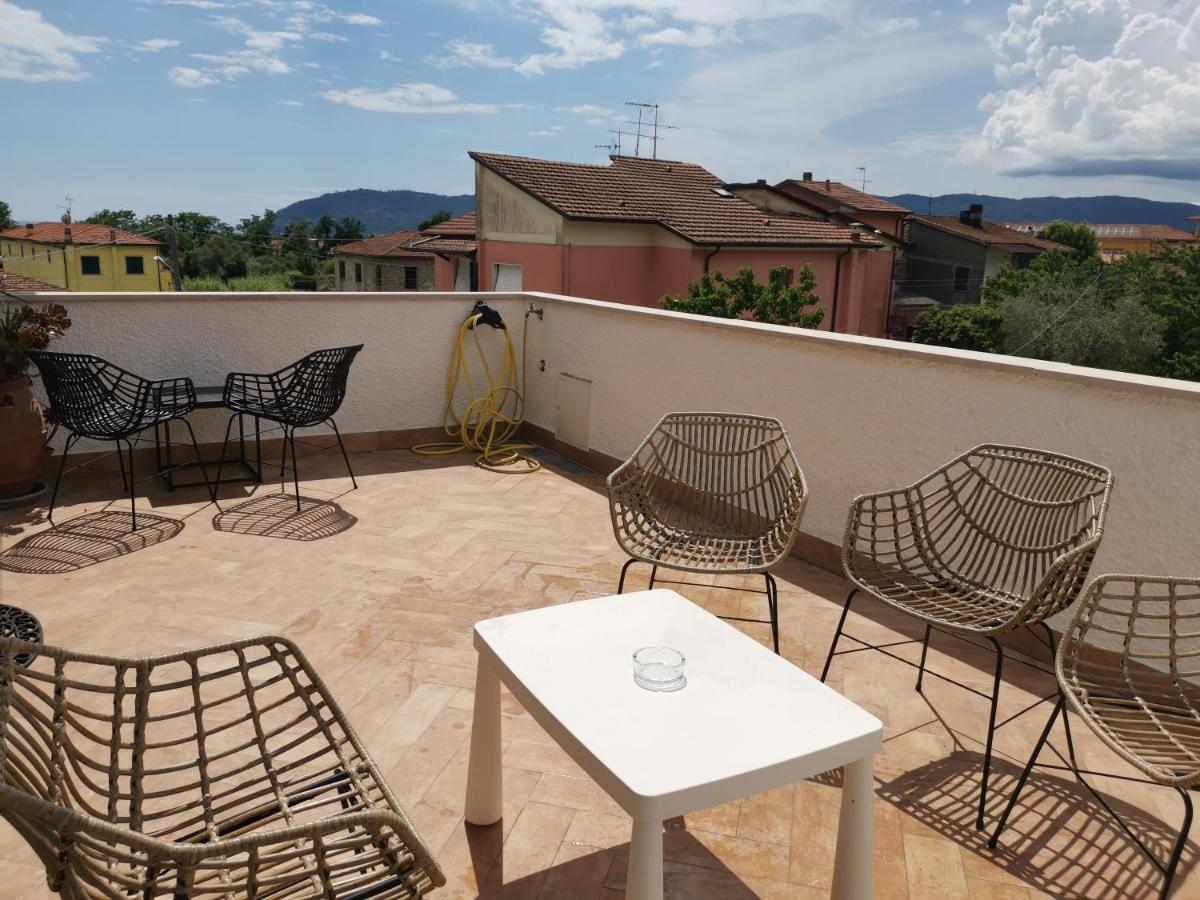 Villa Flora Affittacamere Luni Екстериор снимка