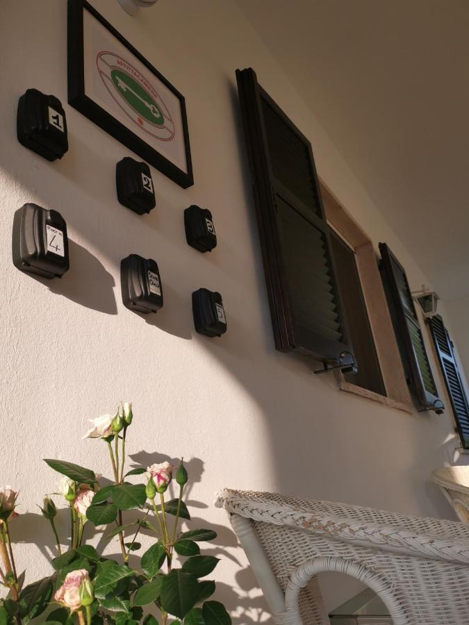 Villa Flora Affittacamere Luni Екстериор снимка
